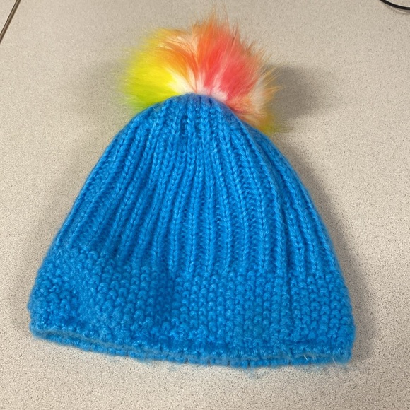 EUC Turtle Fur Kids' Suzie Beanie Lilac Blue Faux Fur Pom Pom Puff Fleece Lined - Picture 5 of 8